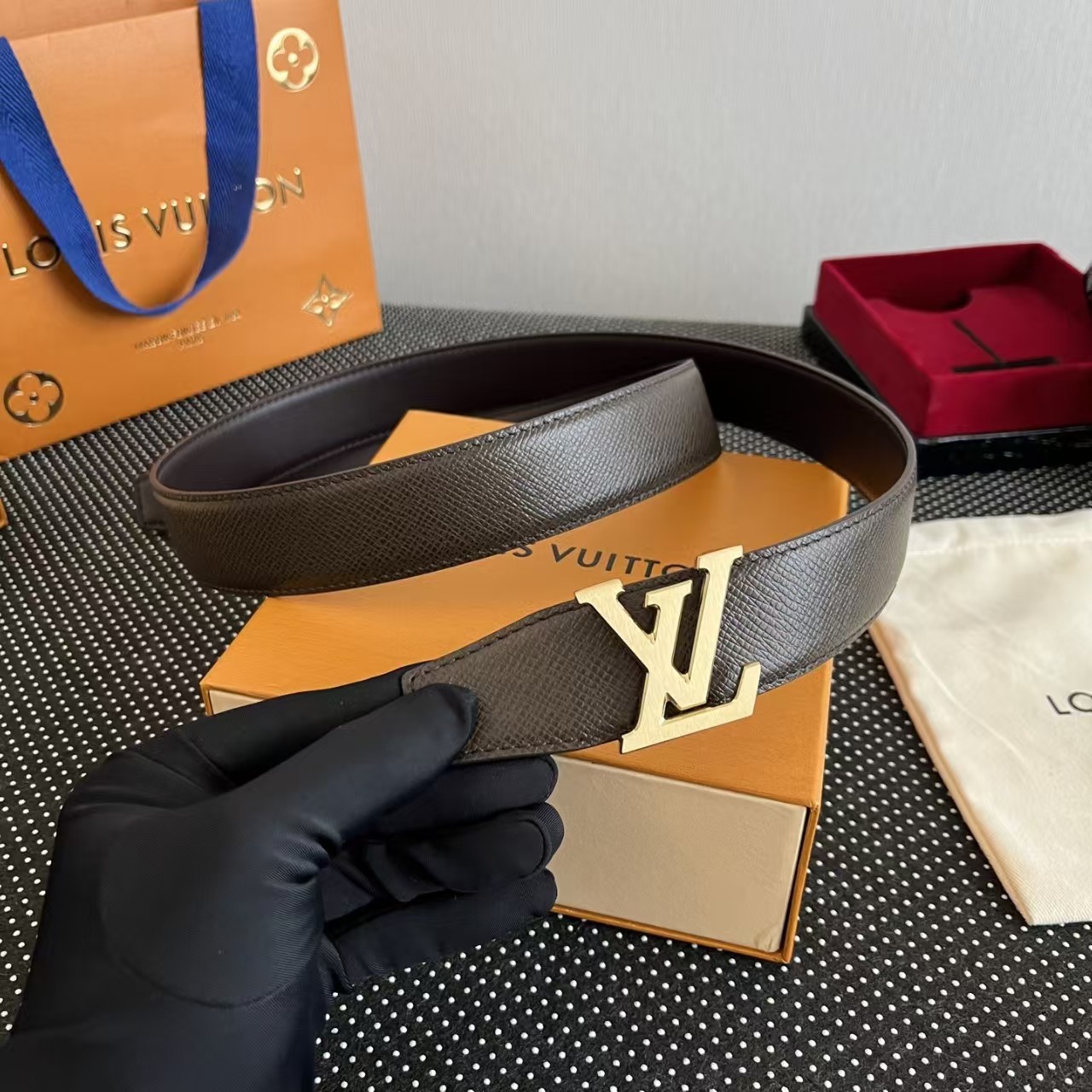 Luxury LV Initiales Belt M28381 Luxury LV Initiales Belt M28381