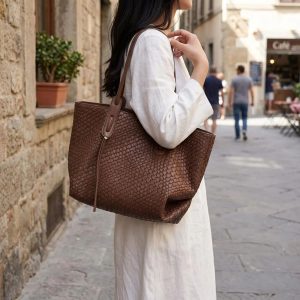 Casual Chic Beige Woven Leather Tote – Large Capacity Shoulder Bag B010