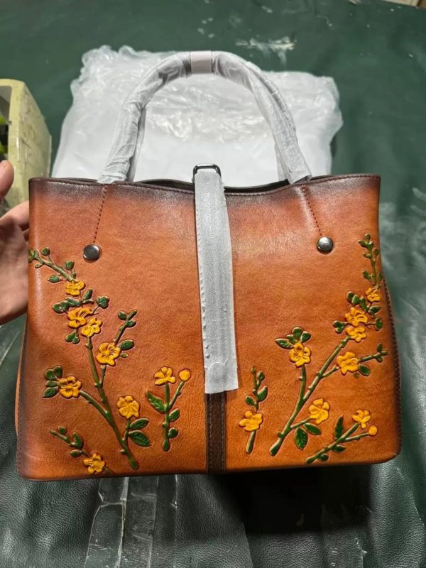 Vintage Genuine Leather Multi‑Compartment Tote Bag B012