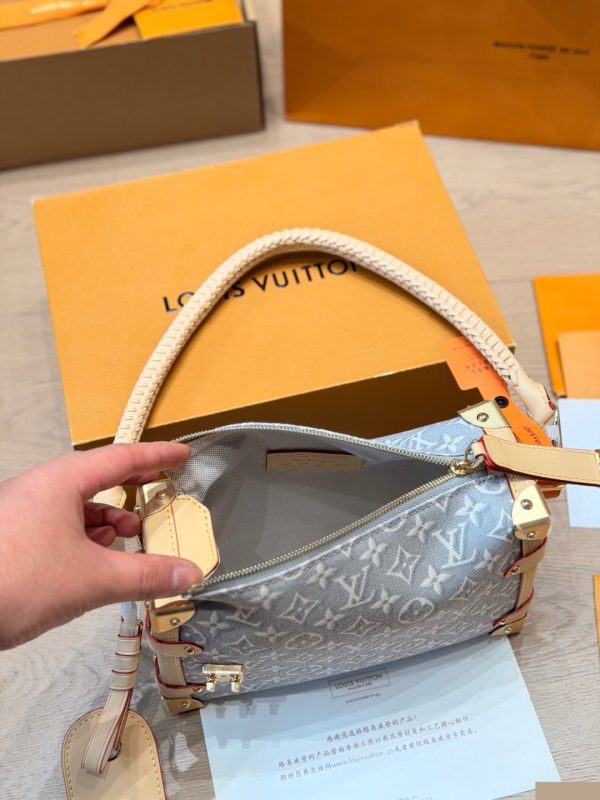 Daily Street Style LV Handbag LV266108 QA