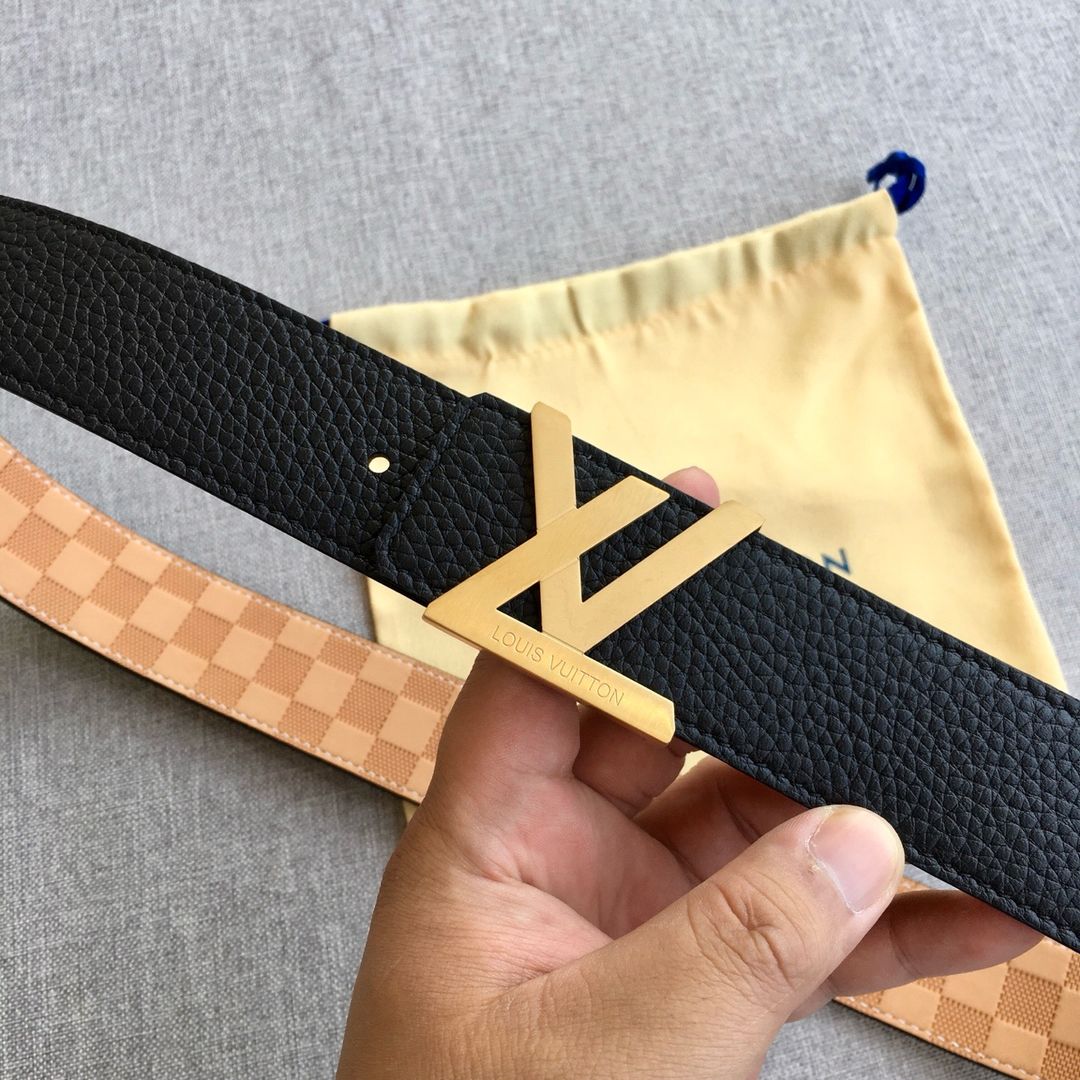 LV Logo Belt 001