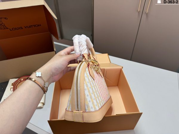 LV Resort Alma Handbag LV265191 QA