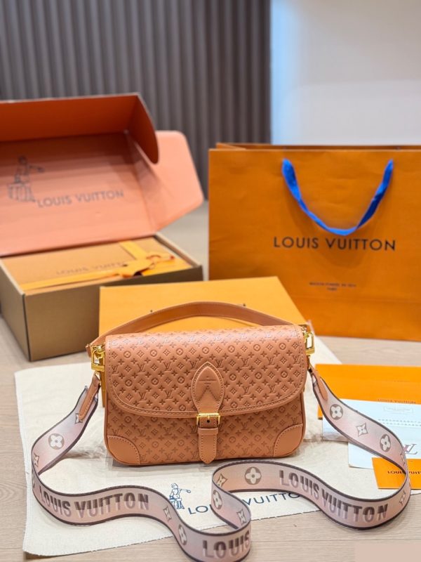 LV Resort Diane Handbag C2301500 QA