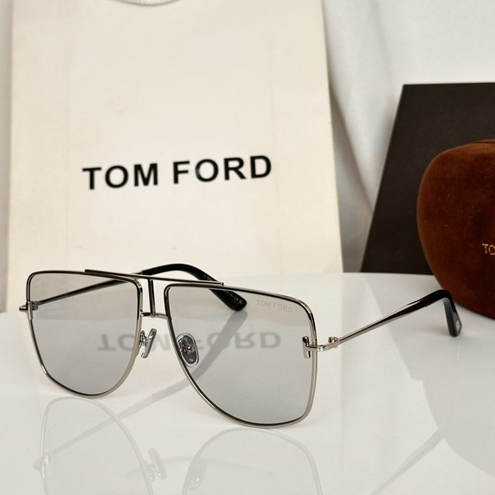Tom Ford Oversized Square Eliott-02 TF1307 Sunglasses 604010000