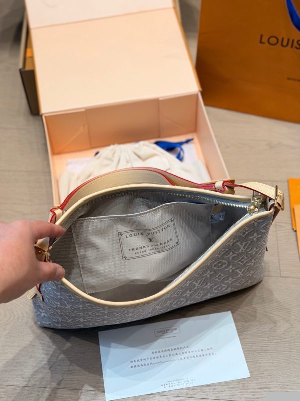 Daily Street Style LV Handbag LV266109 QA