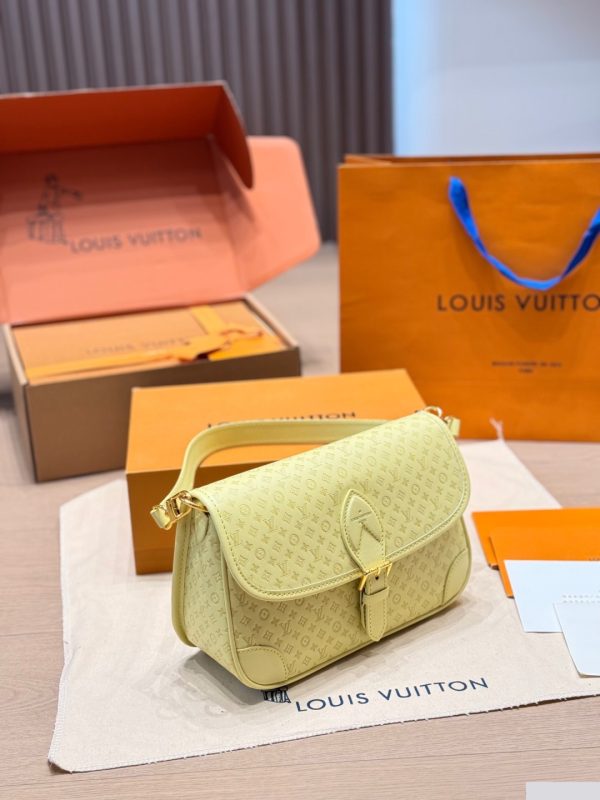 LV Resort Diane Handbag C2301500 QA