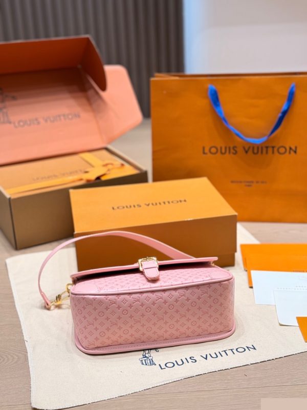 LV Resort Diane Handbag C2301500 QA