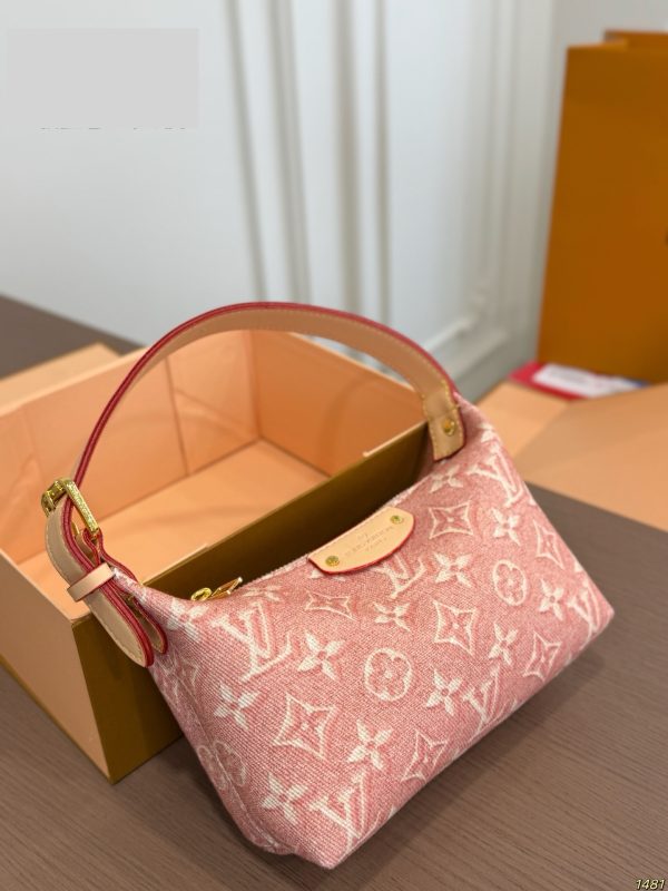 Daily Street Style LV Handbag LV266201 QA