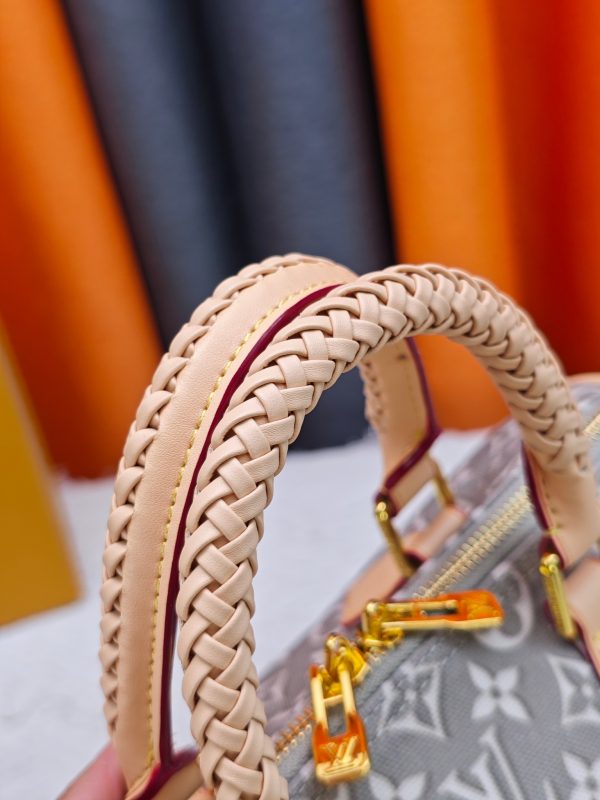 Premium Icon LV Handbag M28522-M28677 BC