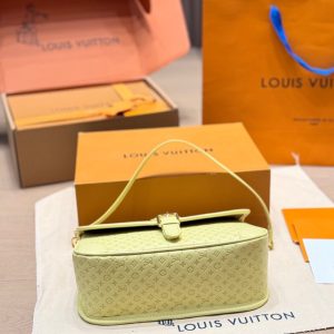 LV Resort Diane Handbag C2301500 10 822ffcaa