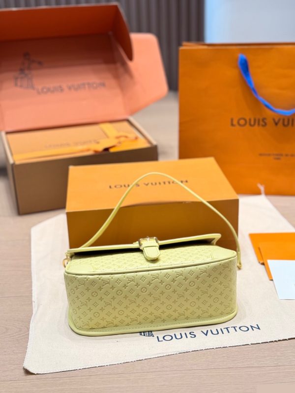 LV Resort Diane Handbag C2301500 QA