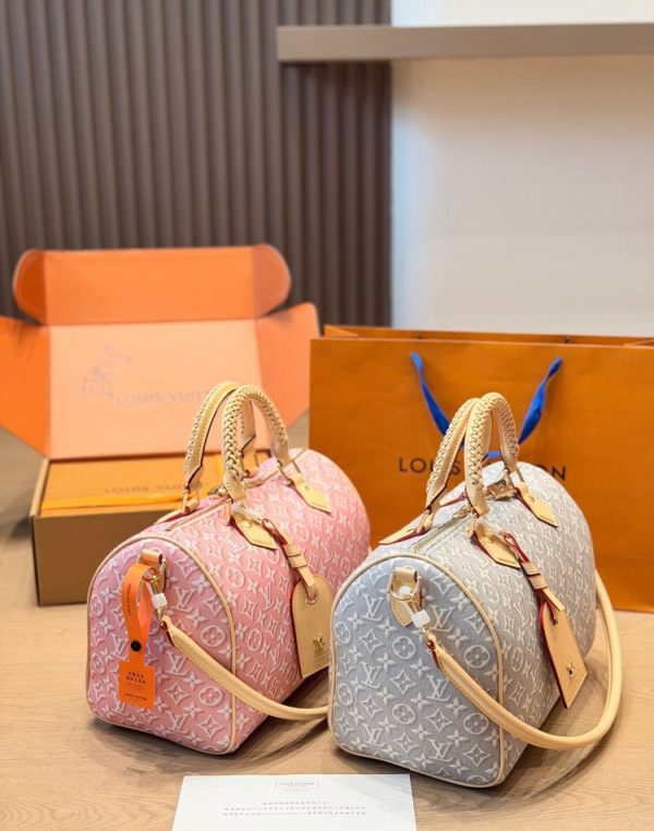 Daily Street Style LV Handbag LV266107 QA