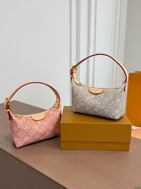 Daily Street Style LV Handbag LV266201 QA