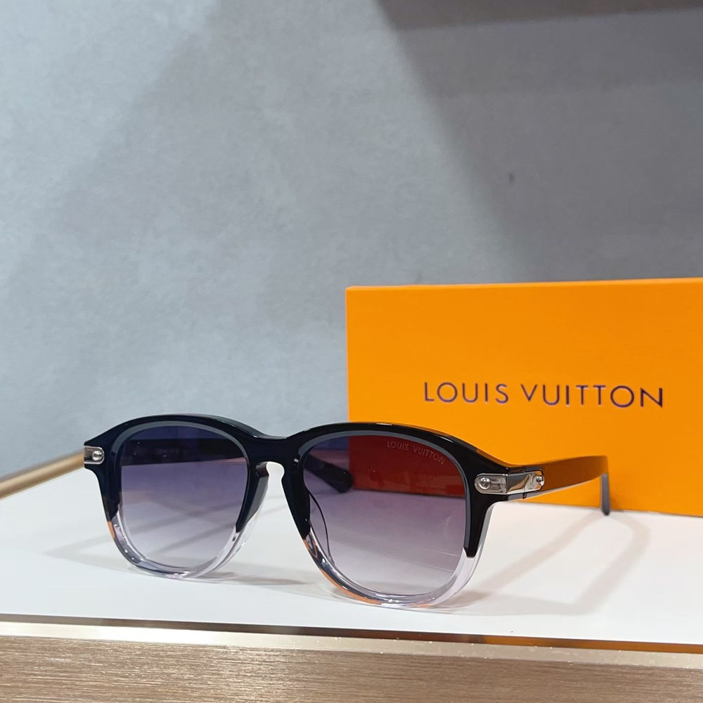 LV Oversized Aviator Sunglasses with Gold-Tone V Detail 147640