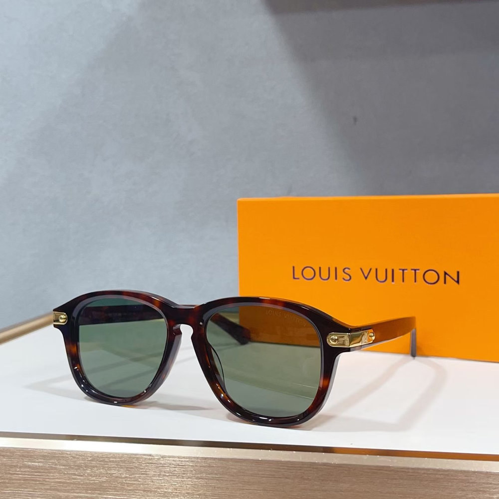 LV Oversized Aviator Sunglasses with Gold-Tone V Detail 147640
