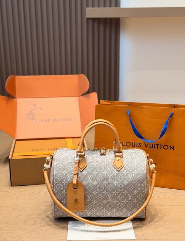 Daily Street Style LV Handbag LV266107 QA