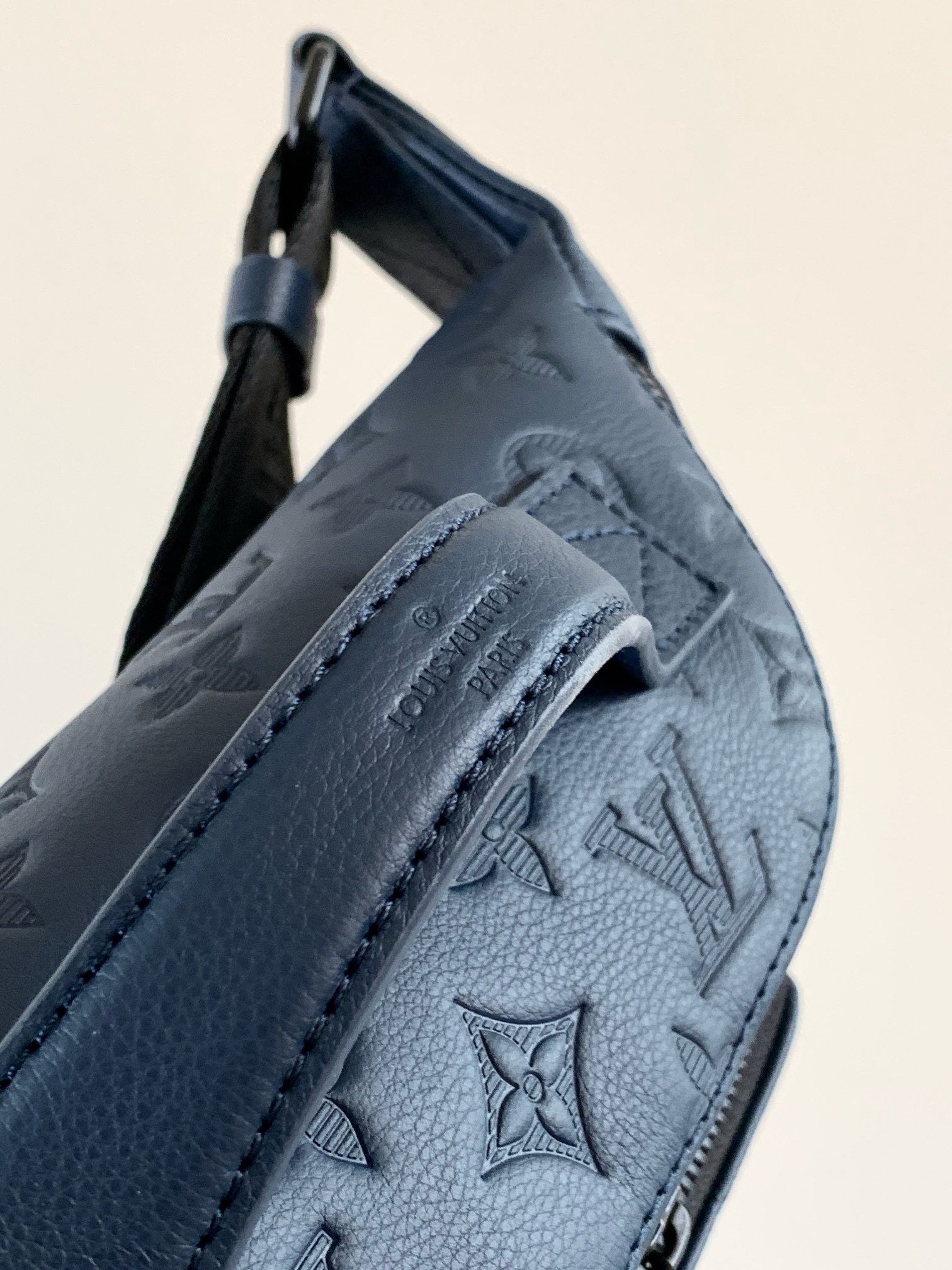 LV Rush Bumbag KK03950 LV Rush Bumbag KK03950