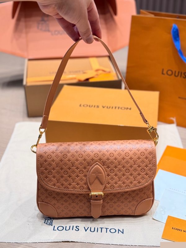 LV Resort Diane Handbag C2301500 QA