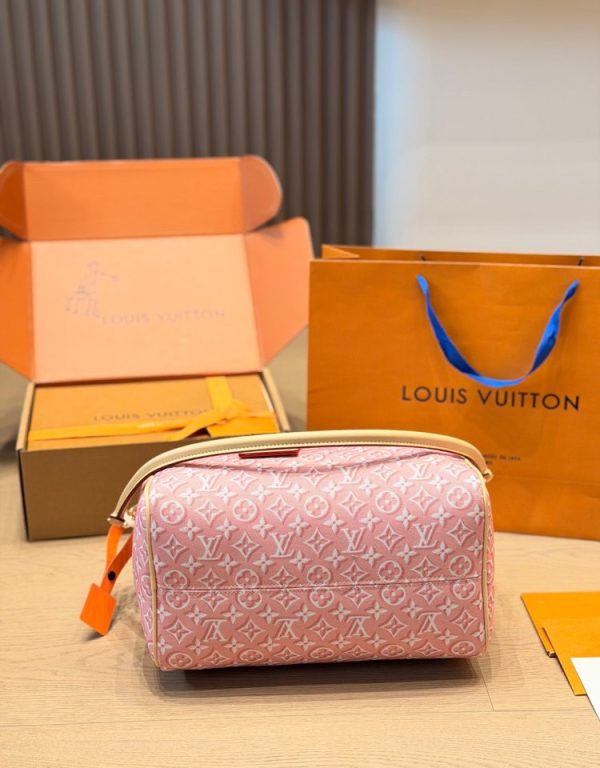 Daily Street Style LV Handbag LV266107 QA