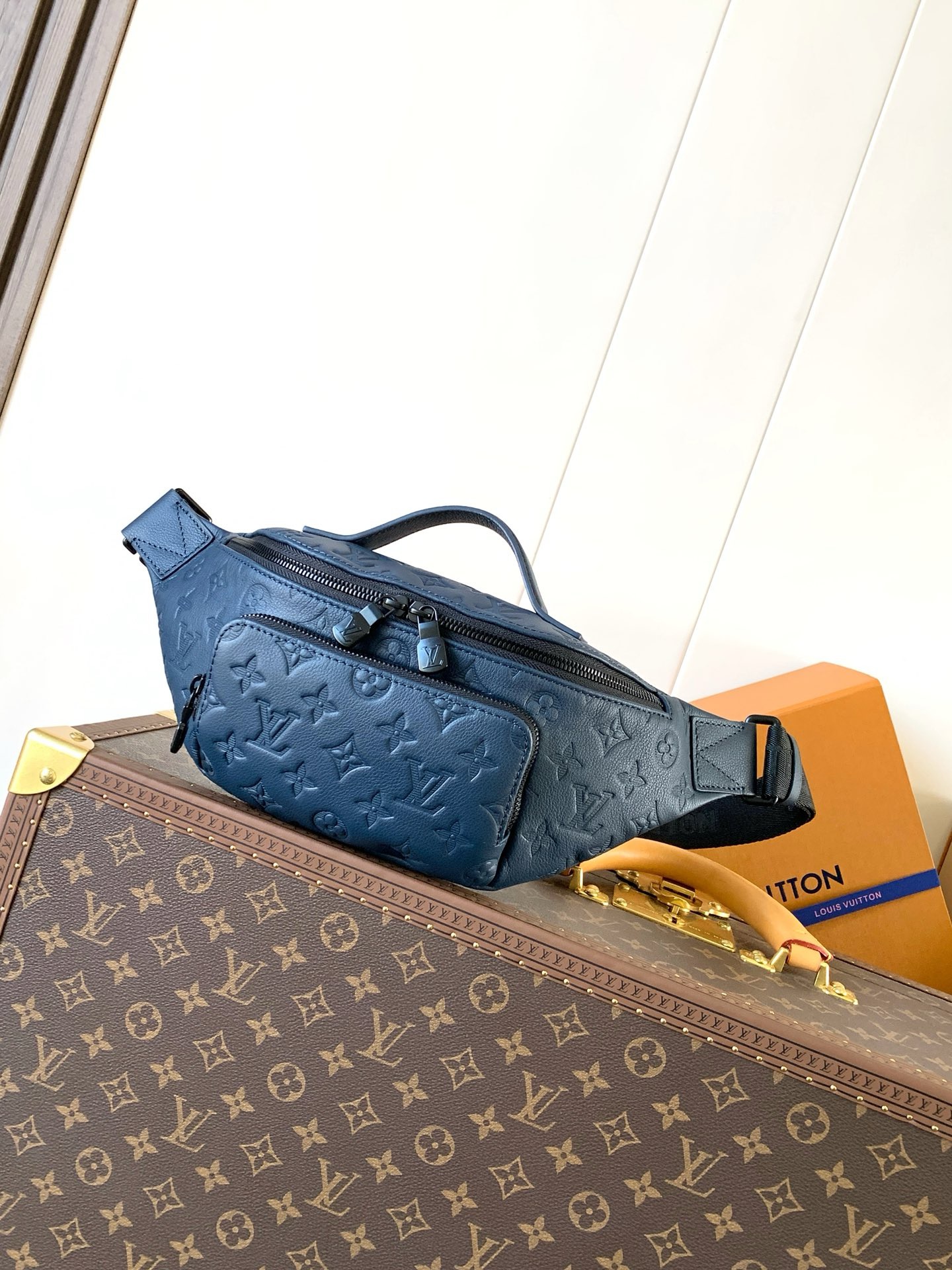 LV Rush Bumbag KK03950 LV Rush Bumbag KK03950