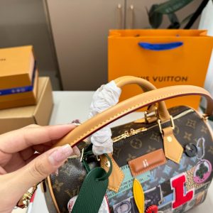 LV Speedy Bandoulière Bag C2301550