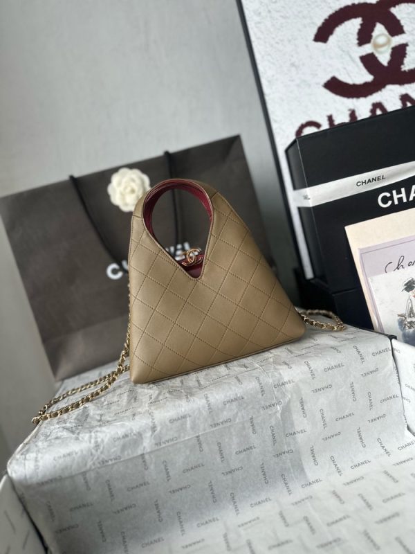 CN 25 Small Quilted Leather Shopping Bag AS6392 QA
