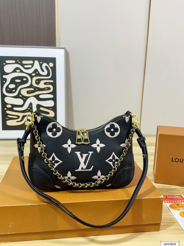 Daily Street Style LV Handbag DLV4 QA Daily Street Style LV Handbag DLV4 QA