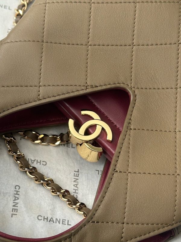CN 25 Small Quilted Leather Shopping Bag AS6392 QA