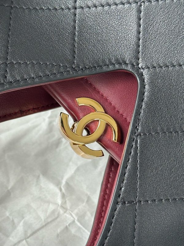 CN 25 Small Quilted Leather Shopping Bag AS6392 QA