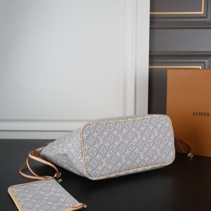 LV Neverfull MM Monogram Bag in Grey