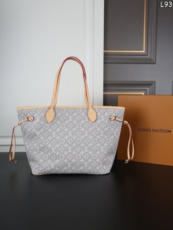 LV Neverfull MM Monogram Bag in Grey BC
