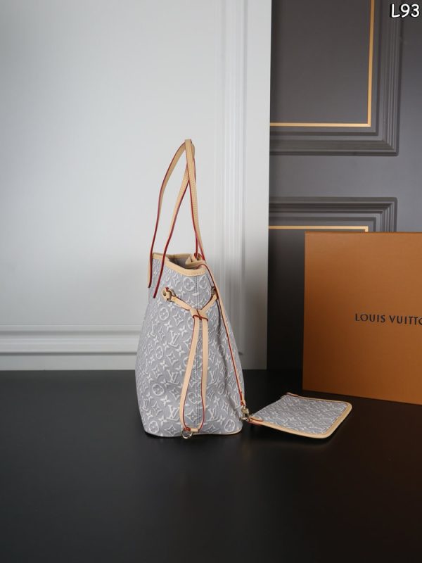 LV Neverfull MM Monogram Bag in Grey BC