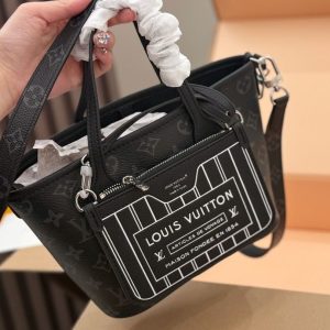 LV Neverfull Bandoulière Inside Out BB Monogram Eclipse LV267302 QA 3 2a9f1764 result