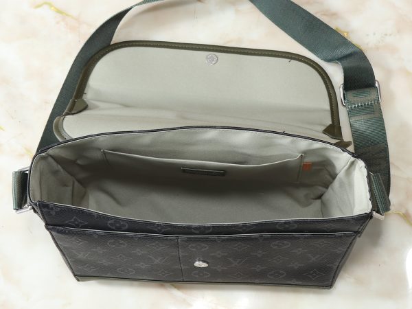 LV Courrier Messenger Monogram Bag M28629-M28630 BC LV Courrier Messenger Monogram Bag M28629-M28630 BC