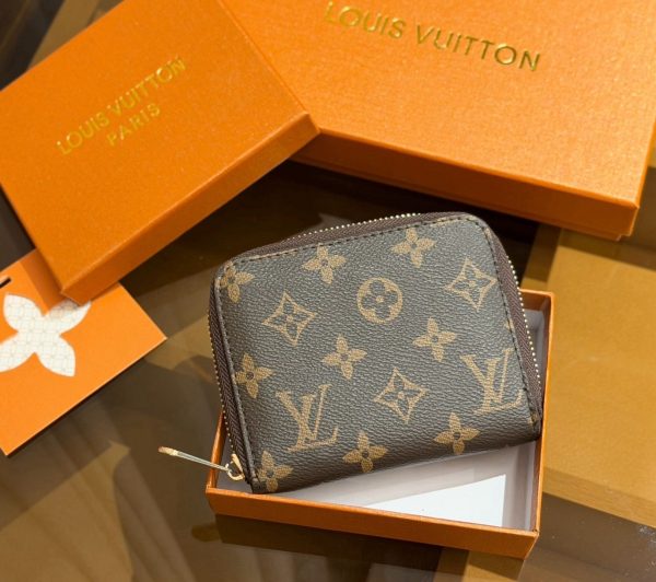 LV Capucines BB Bag C2301350