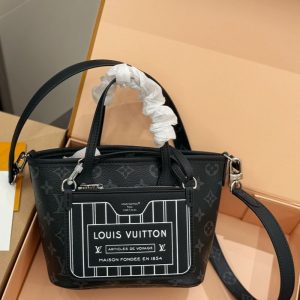 LV Neverfull Bandoulière Inside Out BB Monogram Eclipse LV267302 QA LV Neverfull Bandoulière Inside Out BB Monogram Eclipse LV267302 QA
