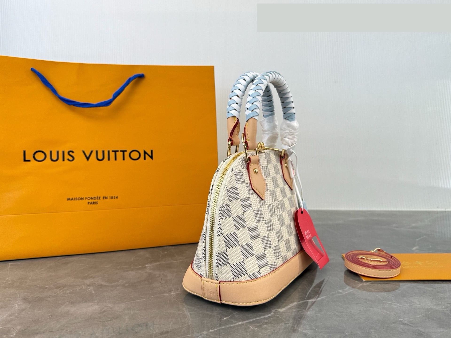 Daily Street Style LV Handbag DLV3 QA Daily Street Style LV Handbag DLV3 QA