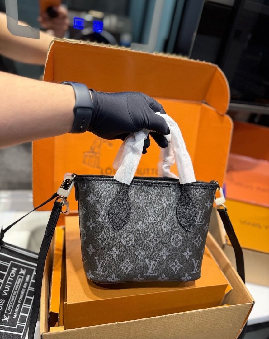 LV Neverfull Bandoulière Inside Out BB LV2511232 QA LV Neverfull Bandoulière Inside Out BB LV2511232 QA