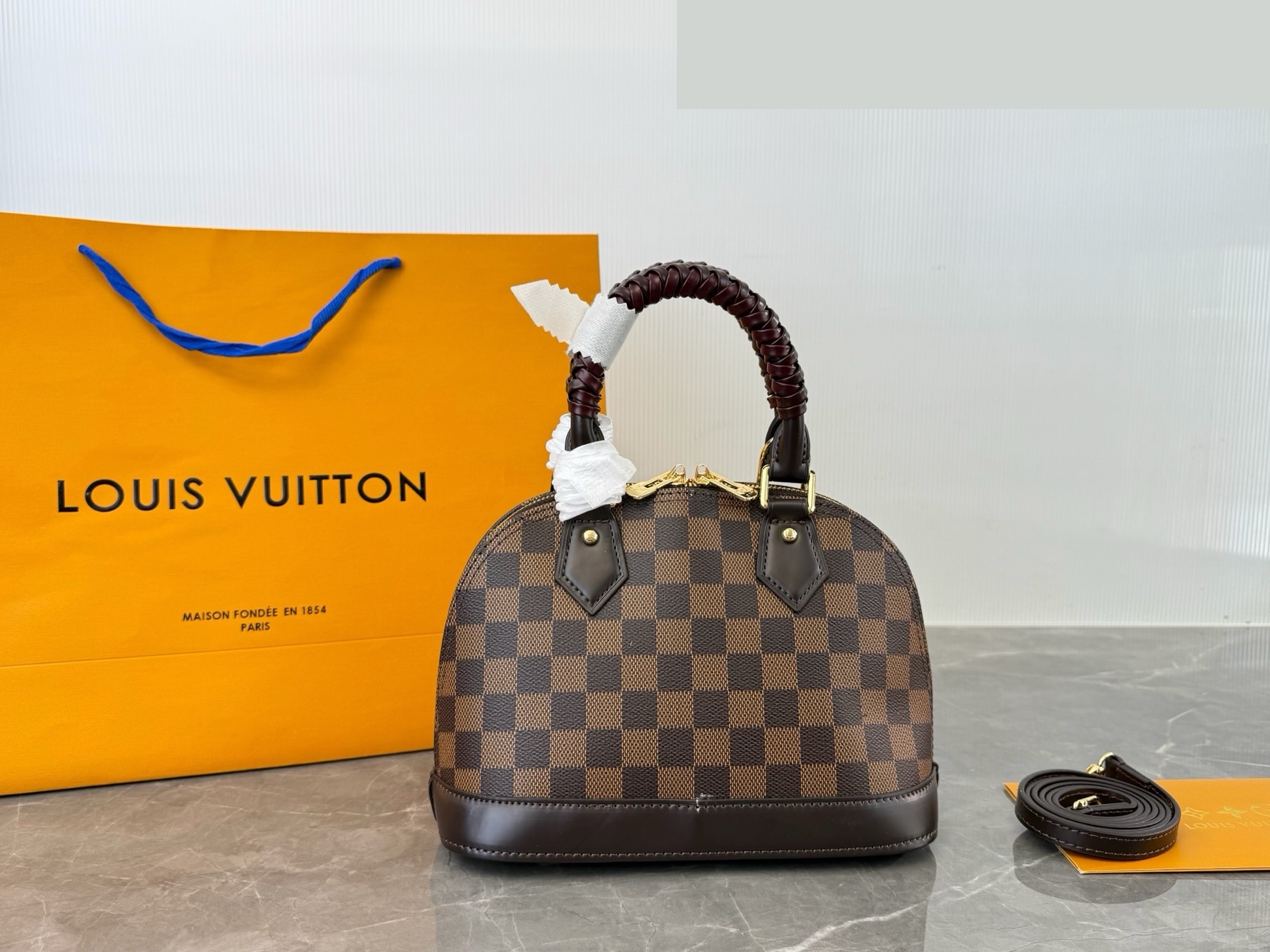 Daily Street Style LV Handbag DLV3 QA Daily Street Style LV Handbag DLV3 QA