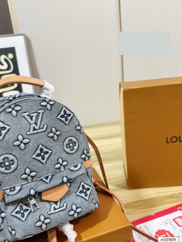 Daily Street Style LV Handbag DLV5 QA Daily Street Style LV Handbag DLV5 QA