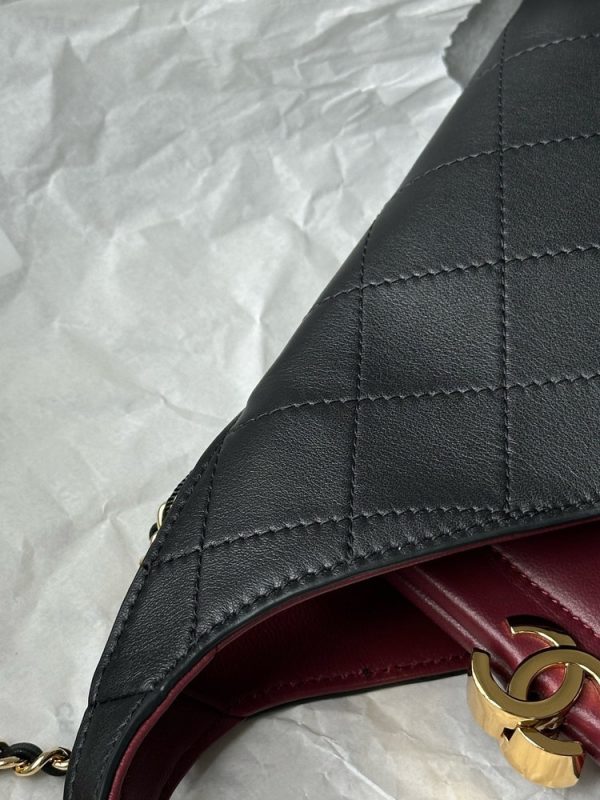 CN 25 Small Quilted Leather Shopping Bag AS6392 QA