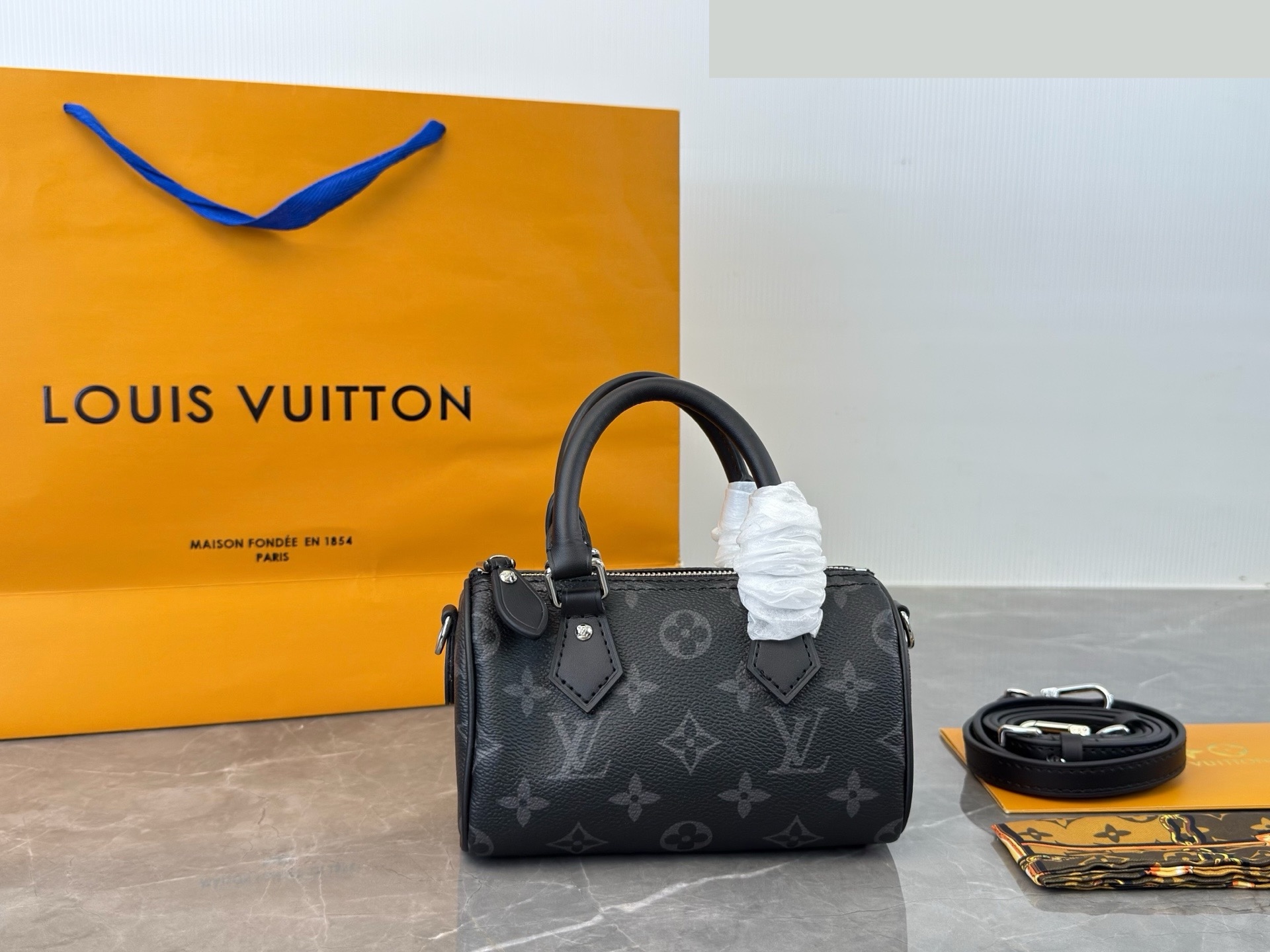Daily Street Style LV Handbag DLV1 QA Daily Street Style LV Handbag DLV1 QA