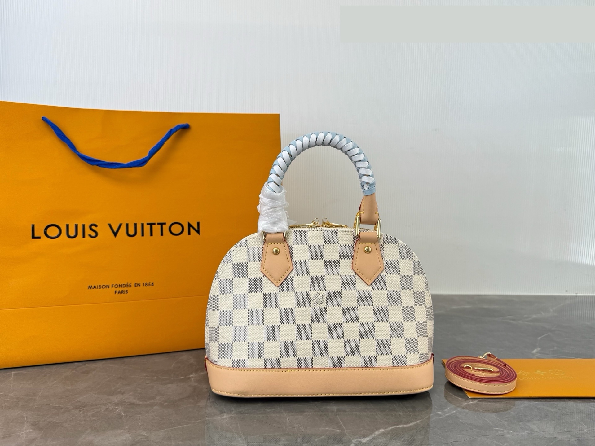Daily Street Style LV Handbag DLV3 QA Daily Street Style LV Handbag DLV3 QA