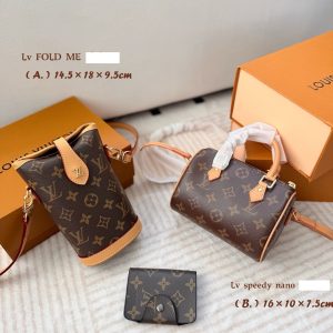 LV Fold Me Pouch Bag C2301450