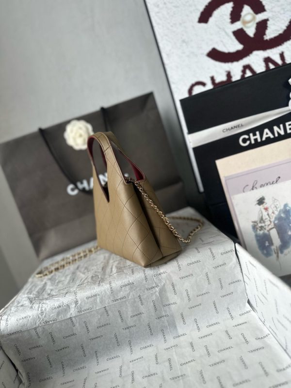 CN 25 Small Quilted Leather Shopping Bag AS6392 QA