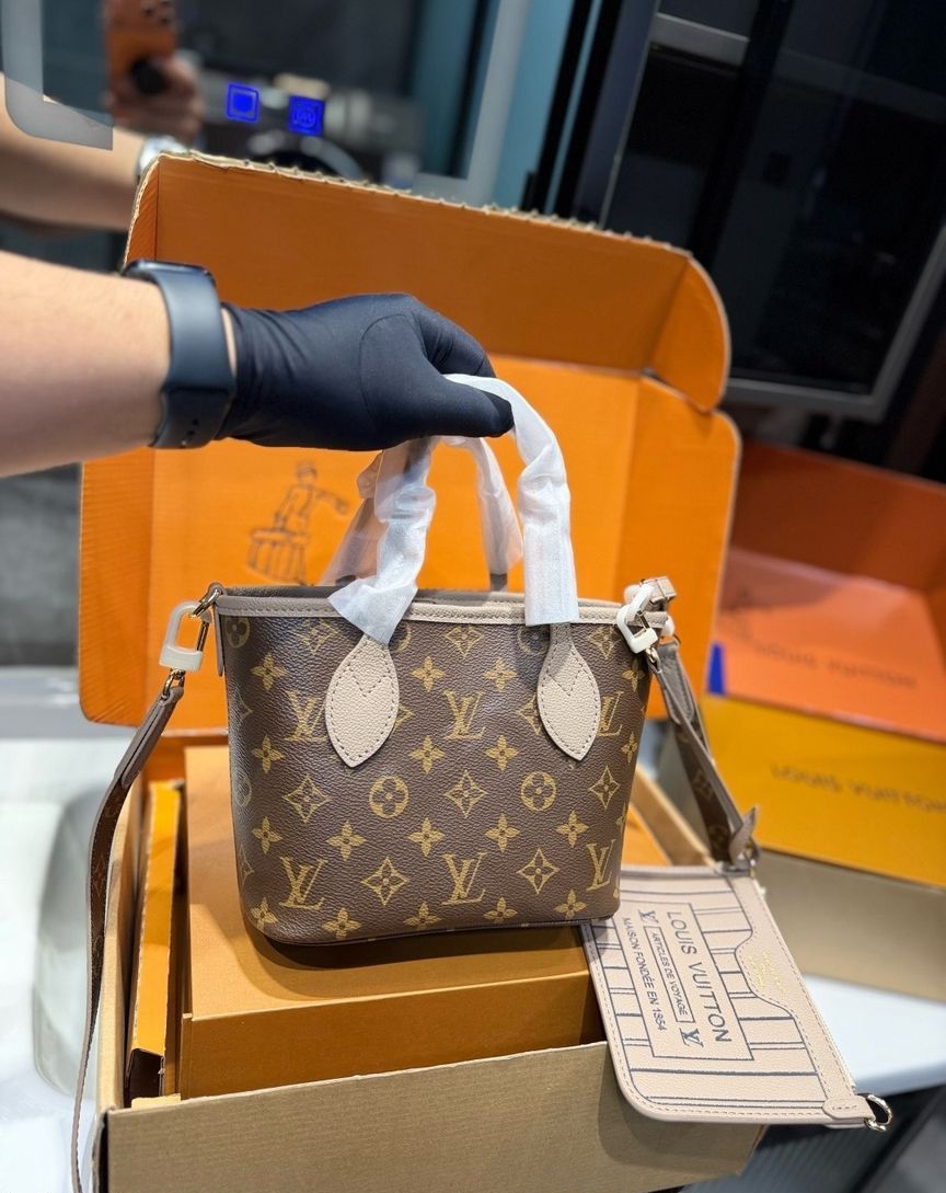 LV Neverfull Bandoulière Inside Out BB LV2511232 QA LV Neverfull Bandoulière Inside Out BB LV2511232 QA