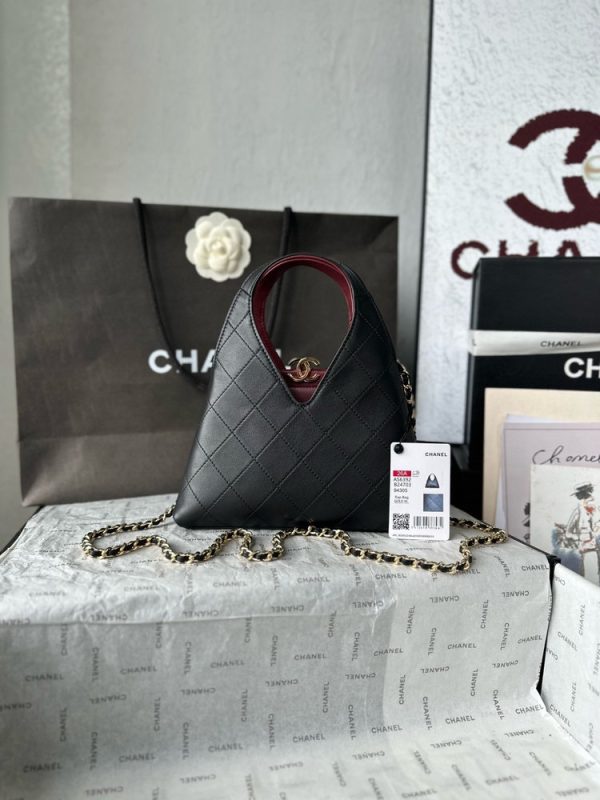 CN 25 Small Quilted Leather Shopping Bag AS6392 QA