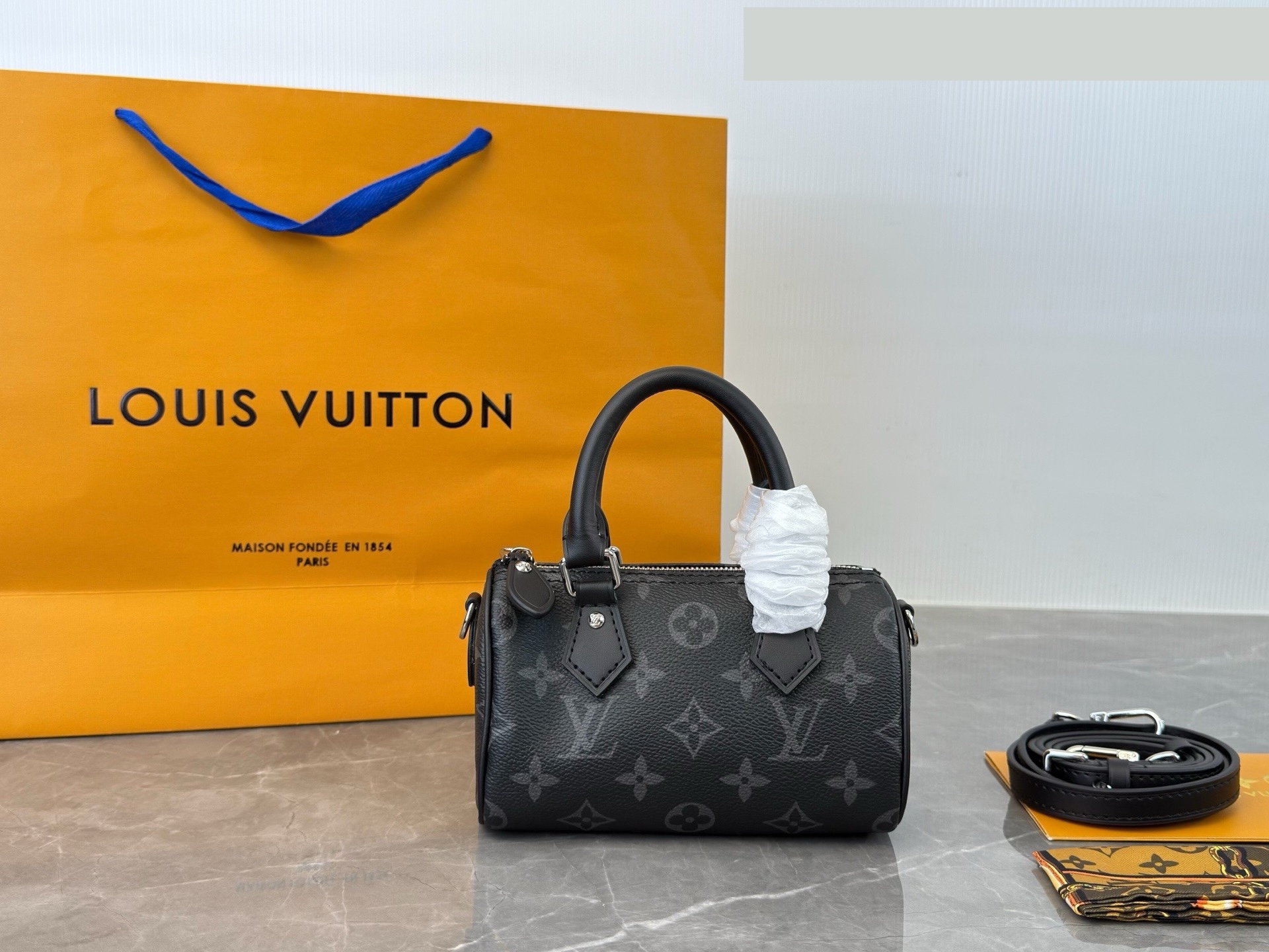 Daily Street Style LV Handbag DLV1 QA Daily Street Style LV Handbag DLV1 QA
