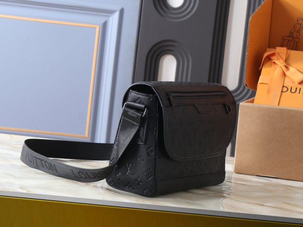 LV Courrier Messenger Monogram Bag M28629-M28630 BC LV Courrier Messenger Monogram Bag M28629-M28630 BC