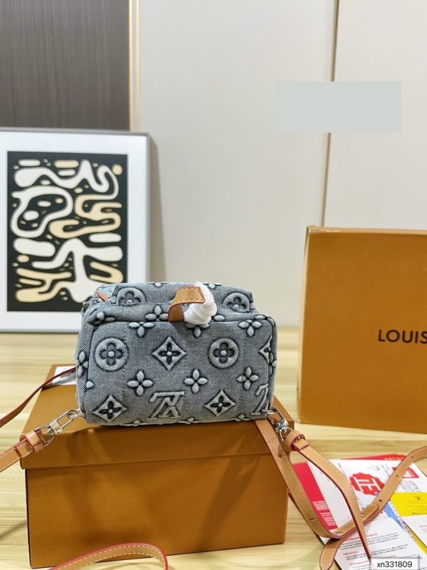 Daily Street Style LV Handbag DLV5 QA Daily Street Style LV Handbag DLV5 QA